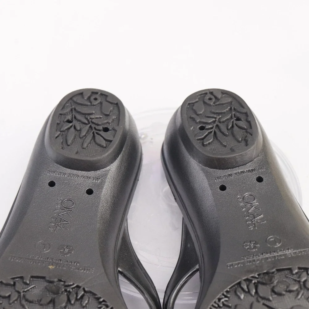 Oka B Okabashi Womens Kathleens Sandals Size 9.5 Silver Gray Wedge Thong Flowers